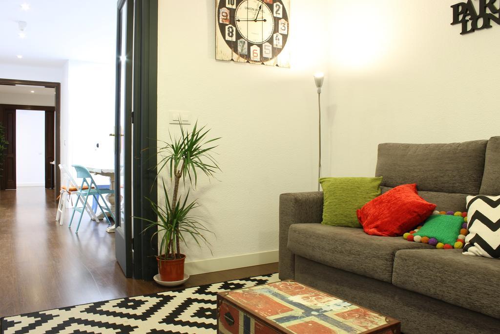 Di 185 M² Con 8 * Barcellona