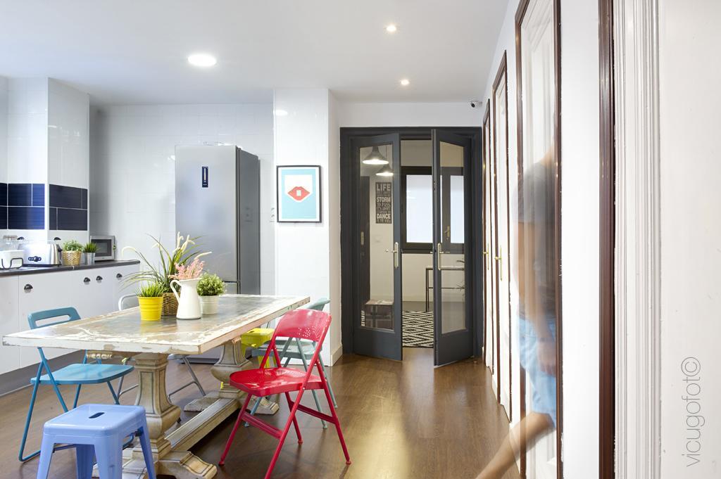 De 185 M² En Ensanche, Con 8 Habitación Apartamento *
