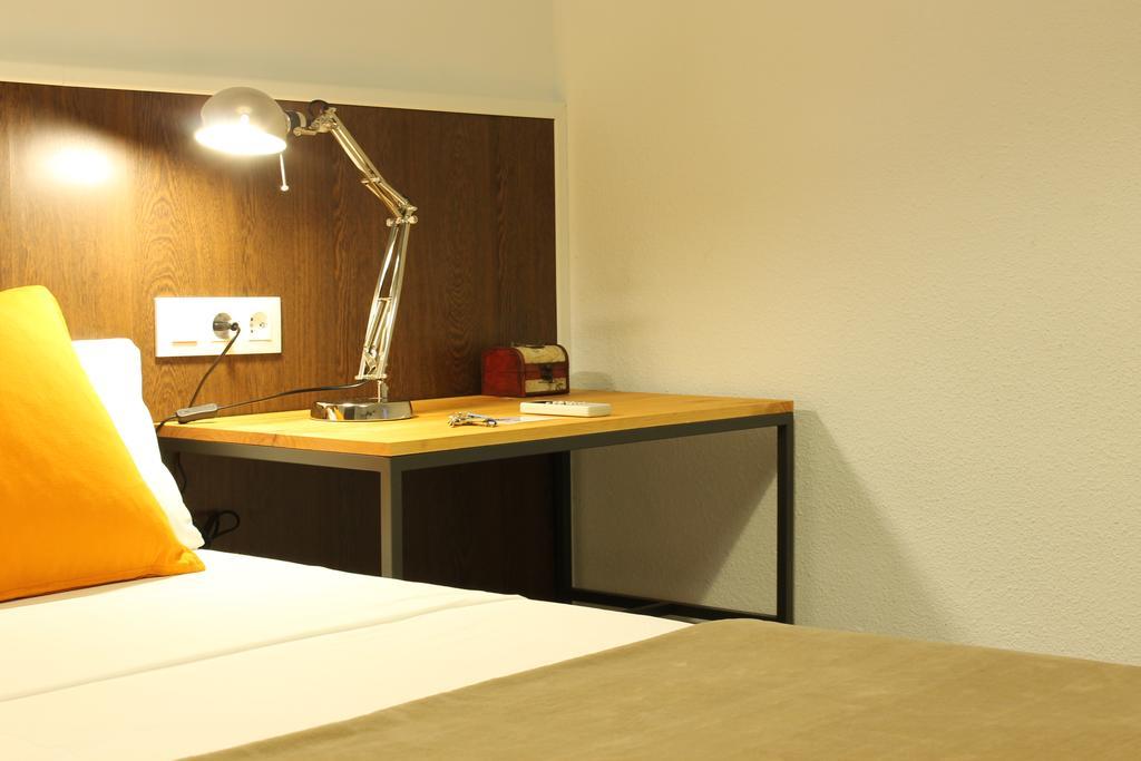 De 185 M² En Ensanche, Con 8 Habitación