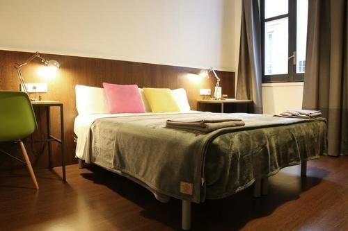 Apartamento De 185 M² En Ensanche, Con 8 Habitación